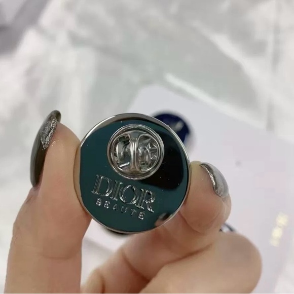 Dior beauty gift Pin badge Set of 4 Brooch - Picture 8 of 8